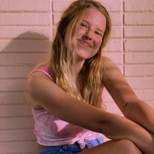 Meet your Posher, Holly